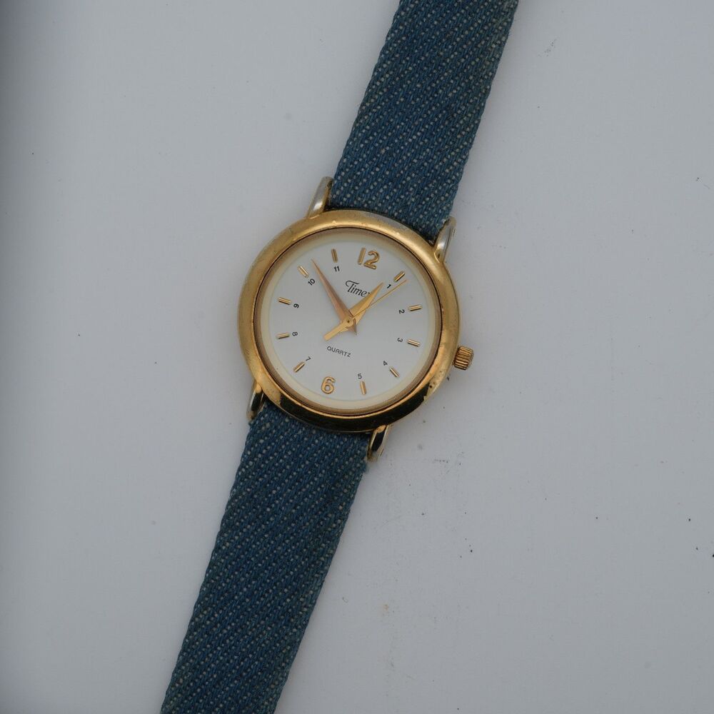 Vintage Timex Quartz Watch - Gold Tone - 27mm - New Battery - Polished - Running
